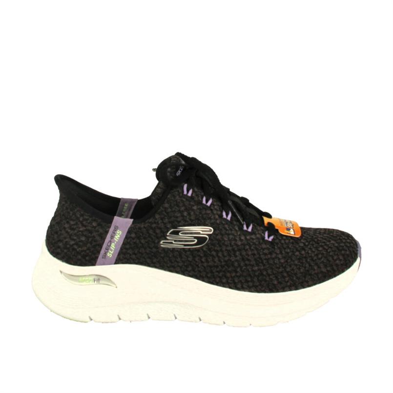 Skechers